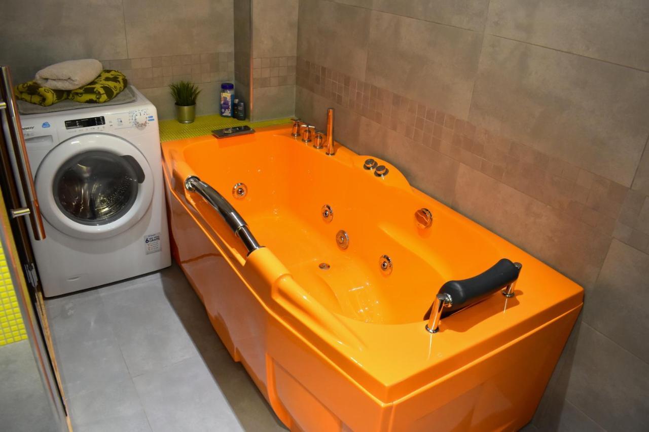 New Central Rooftop With Private Wellness, Sauna & Whirlpool Bath Prague Extérieur photo