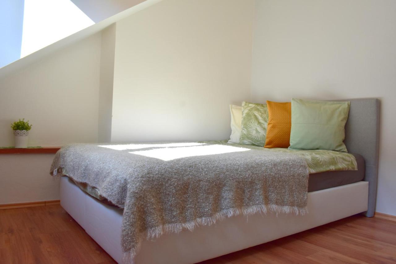 New Central Rooftop With Private Wellness, Sauna & Whirlpool Bath Prague Extérieur photo